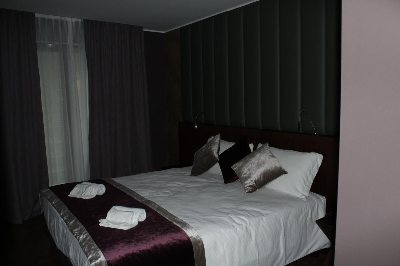 National Park Hotel & Spa Cotronei Buitenkant foto